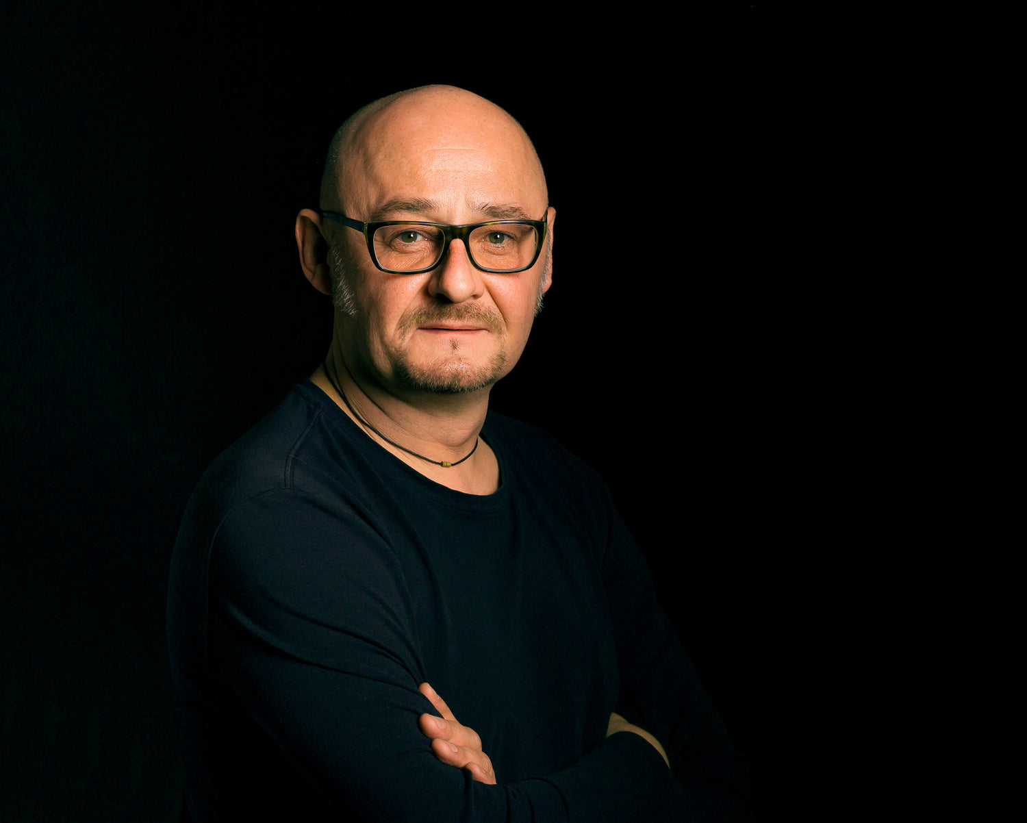 Portrait von Roman Klein. Gründer und Geschäftsleiter von KOENIGSGRAU.